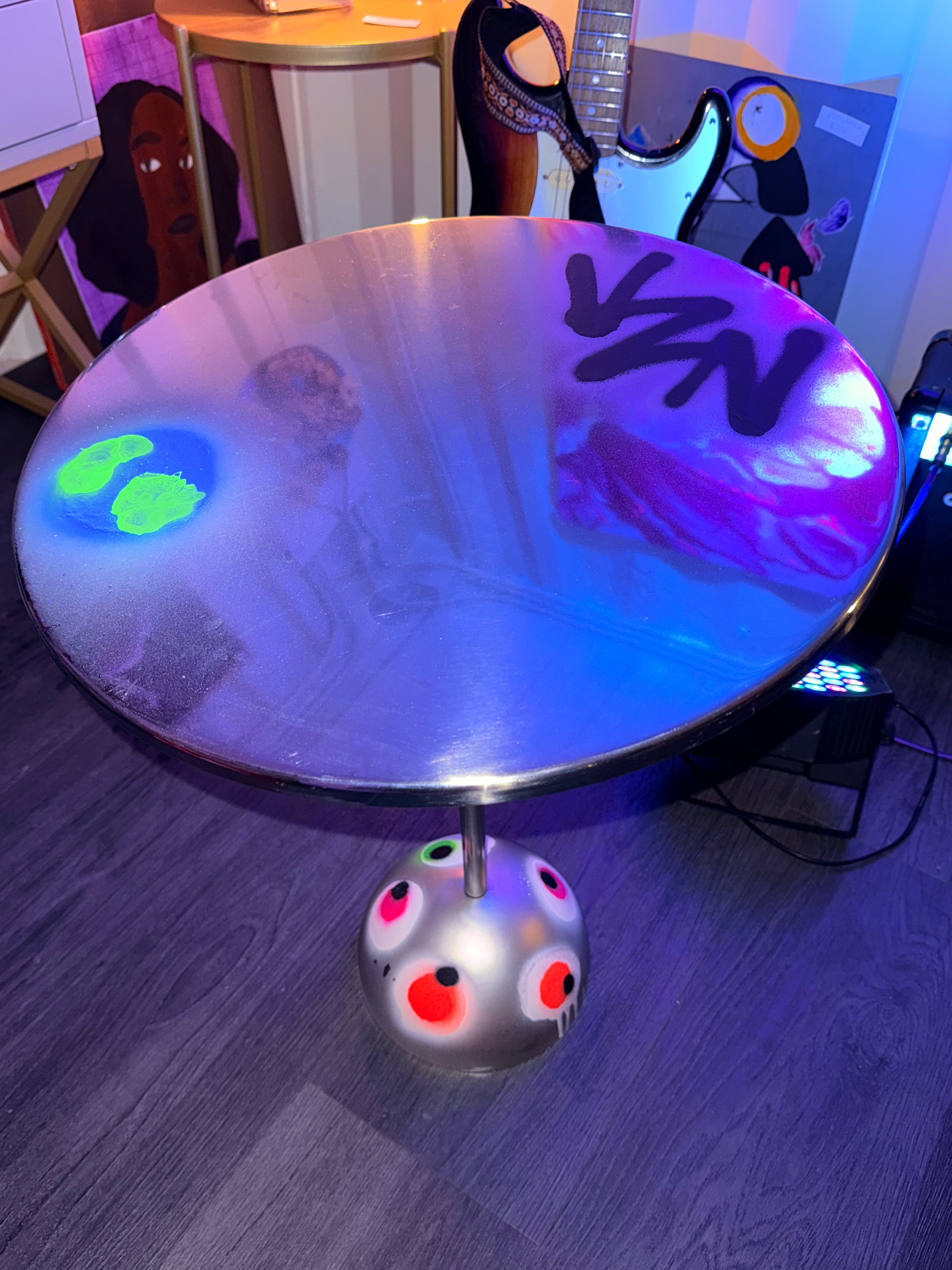 EYE VZN CHROME CIRCLE TABLE